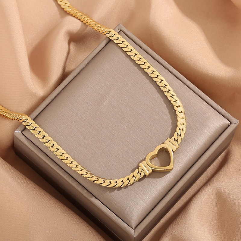 True Heart Curb Necklace